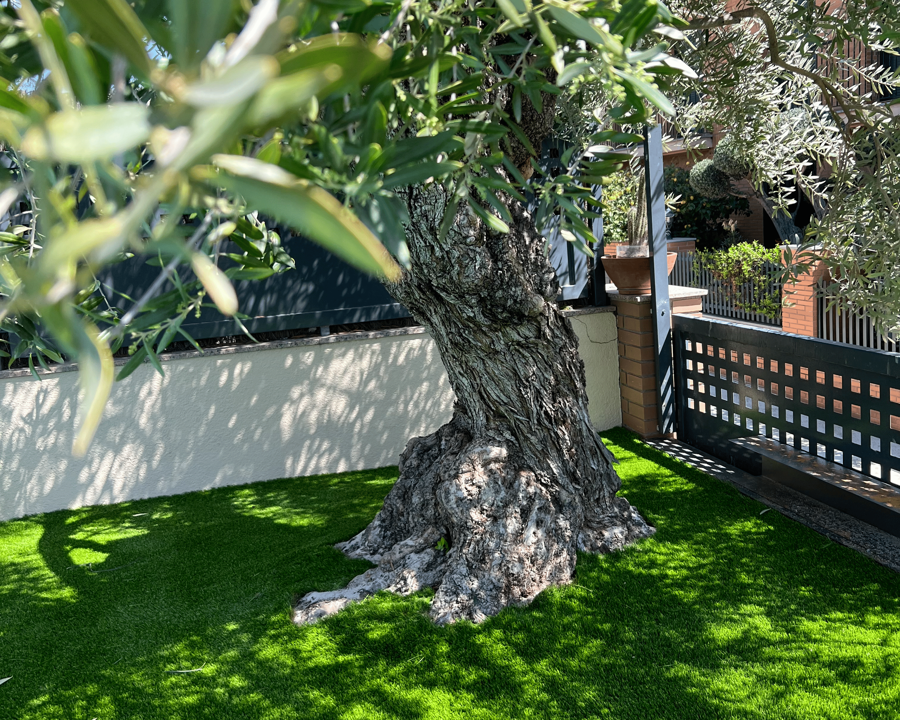 instal·lació de gespa artificial