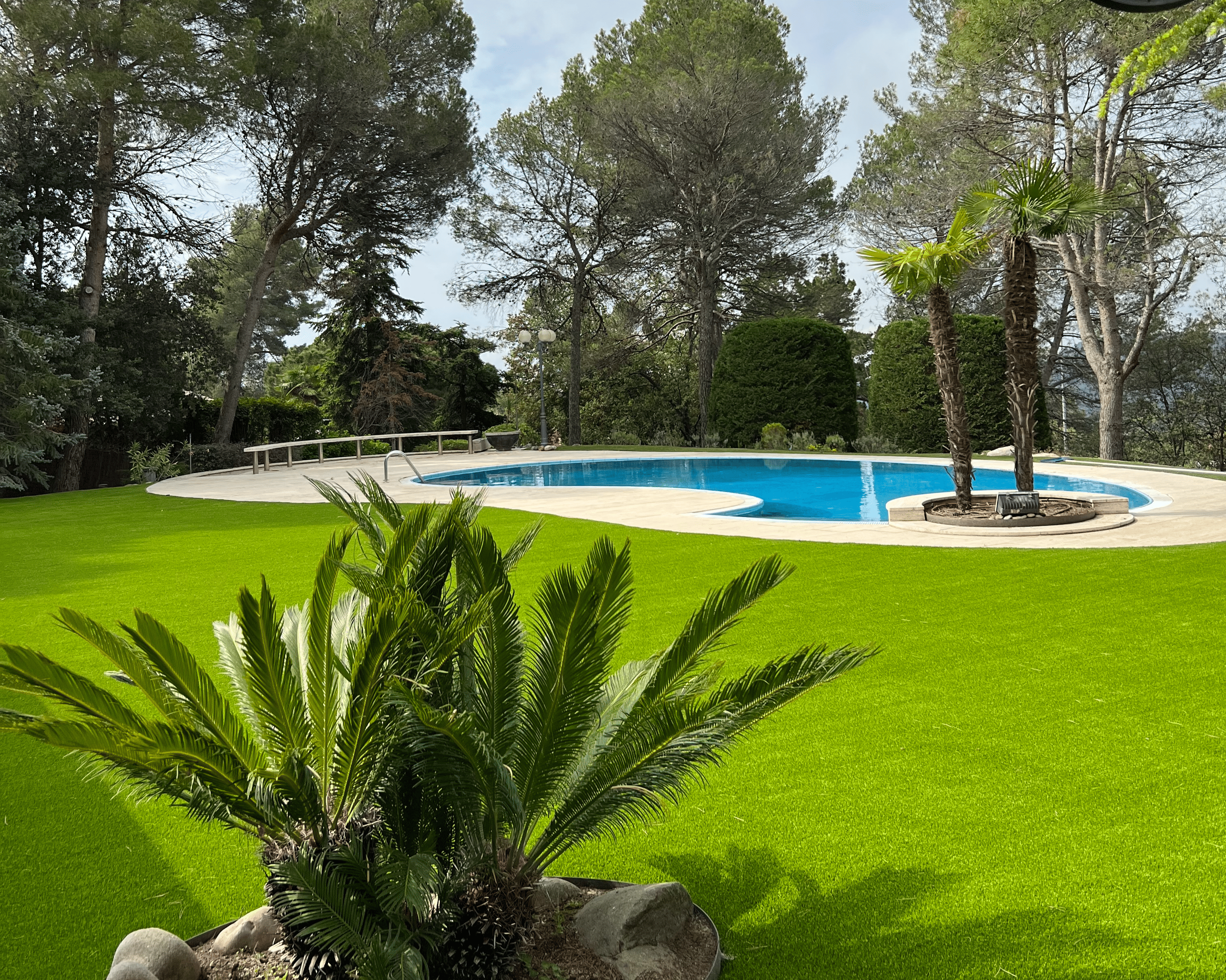 Gespa artificial per piscines a Barcelona i Sabadell